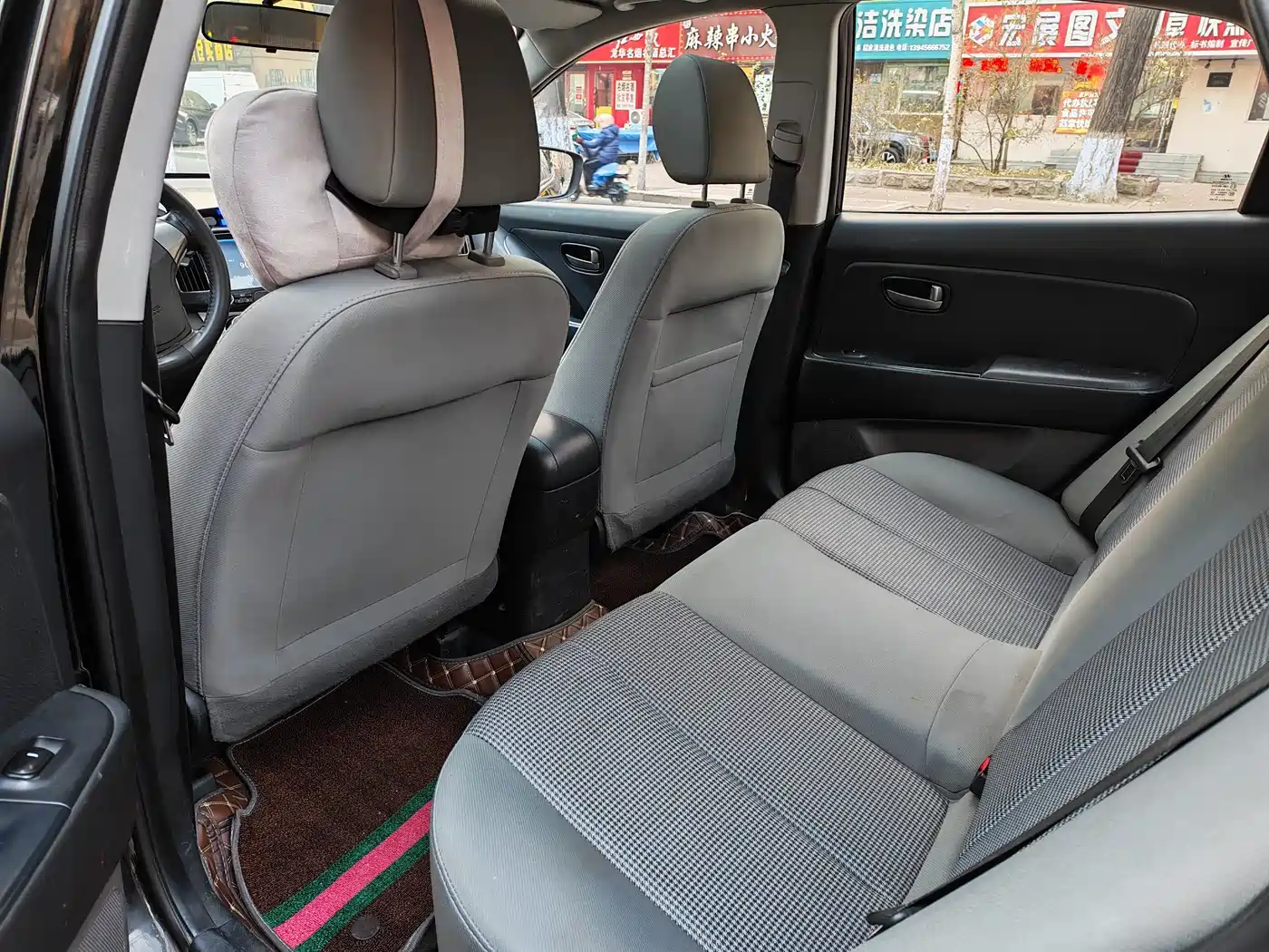 Hyundai Elantra 2015 1.6L Automatic Luxury фото 9