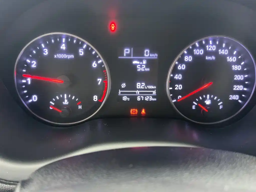 Hyundai Elantra 2018 1.6L Automatic Pleasing Edition GL China VI фото 12