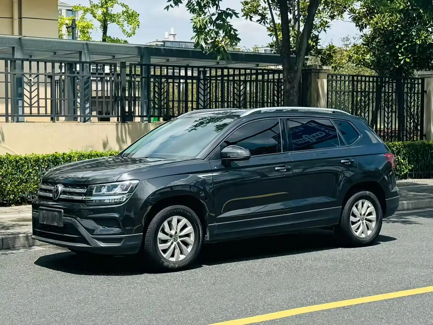 Photo 1 - Volkswagen Tharu