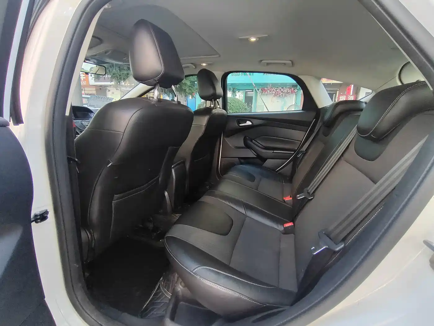 Ford Focus 2014 2012 Hatchback 1.6L Automatic Comfort