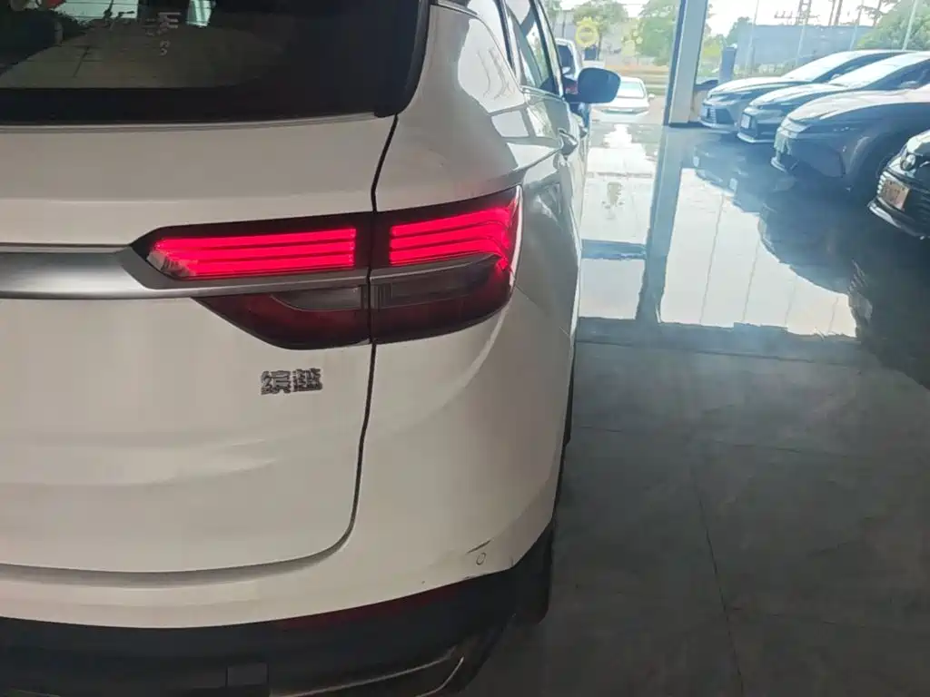 Geely Binyue 2019 2019 260T DCT Knight China V