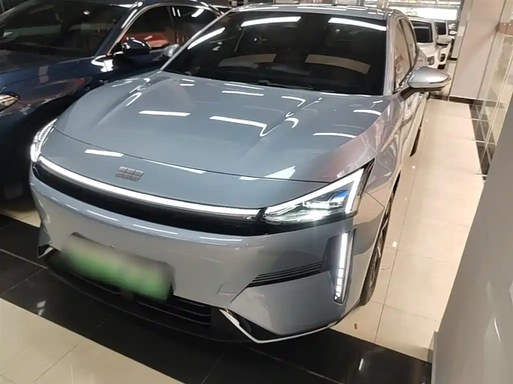 Geely Galaxy L6 2025 EM-i 140km Starship Edition