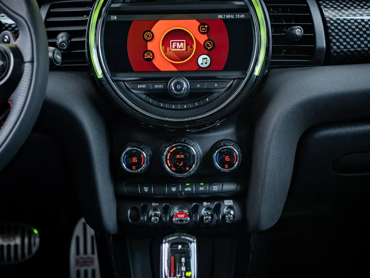MINI 2019 2.0T COOPER S Classic фото 12