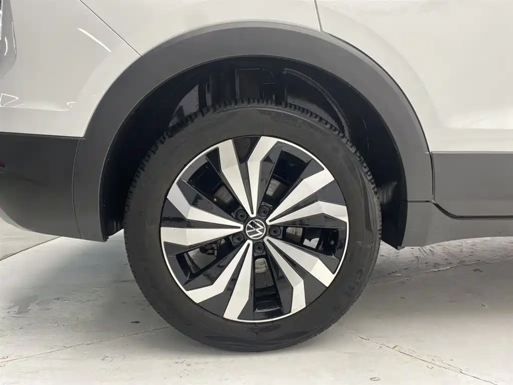 VOLKSWAGEN TUYUE