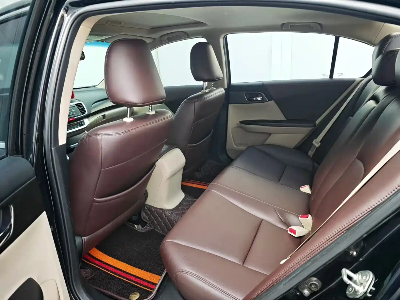 Фото 6 - Honda Accord