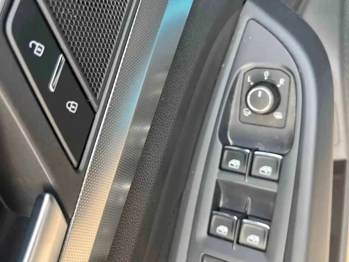 Volkswagen Passat 2024 330TSI Starlight Elite Edition фото 10