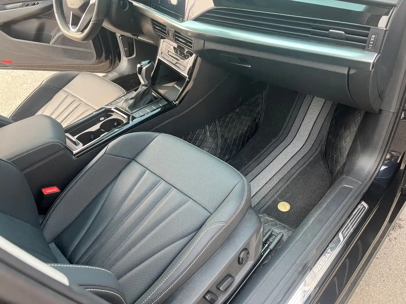 Volkswagen Passat 2024 330TSI Starlight Elite Edition фото 9