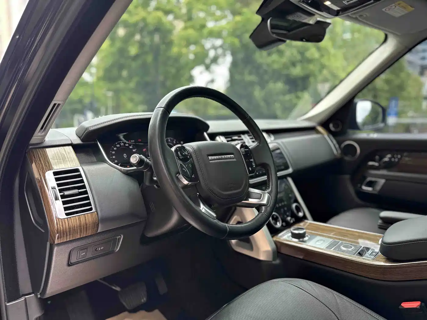 Land Rover Range Rover 2018 3.0 SC V6 Vogue Heritage Edition фото 8