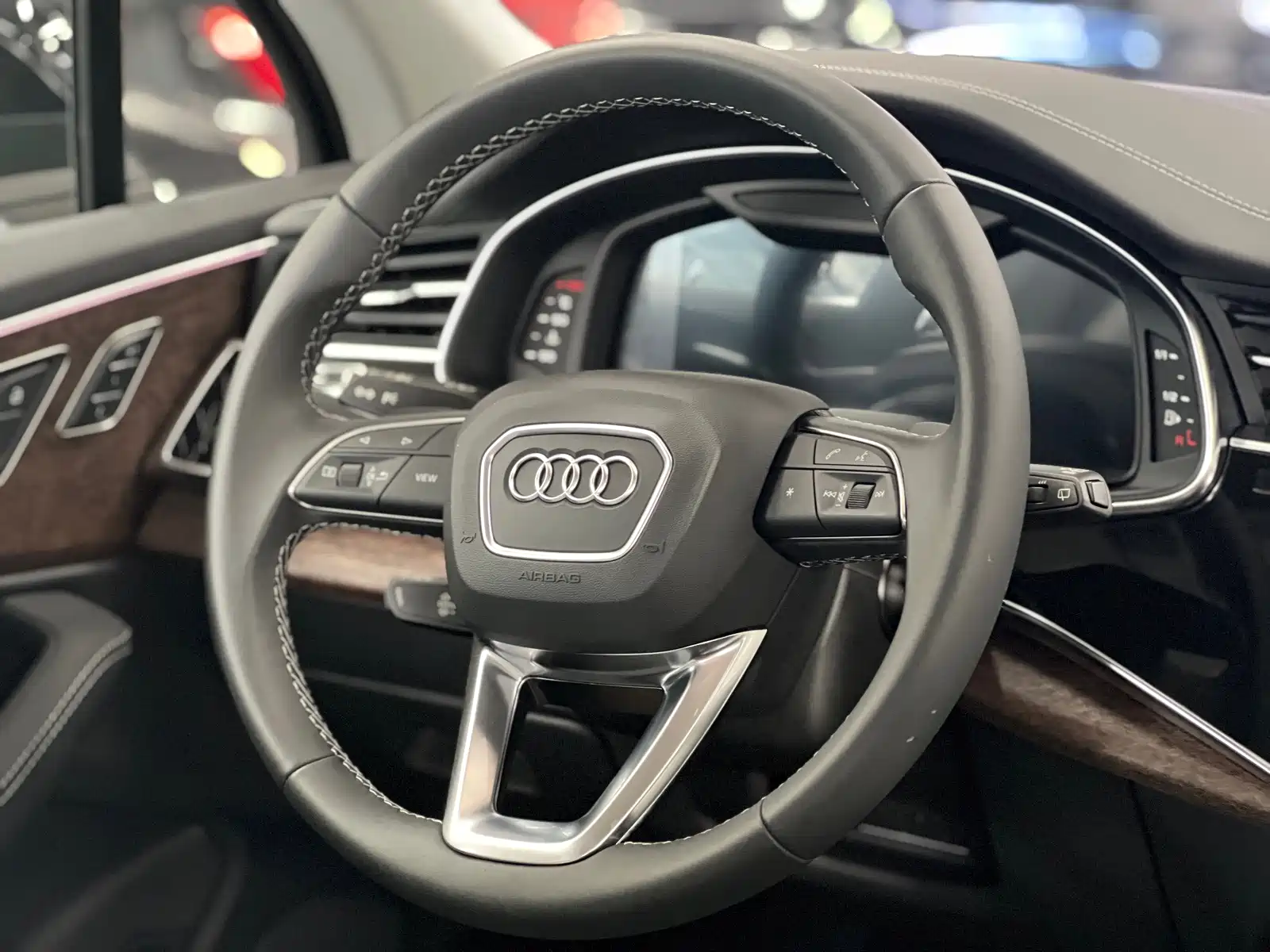 Фото 8 - Audi Q7