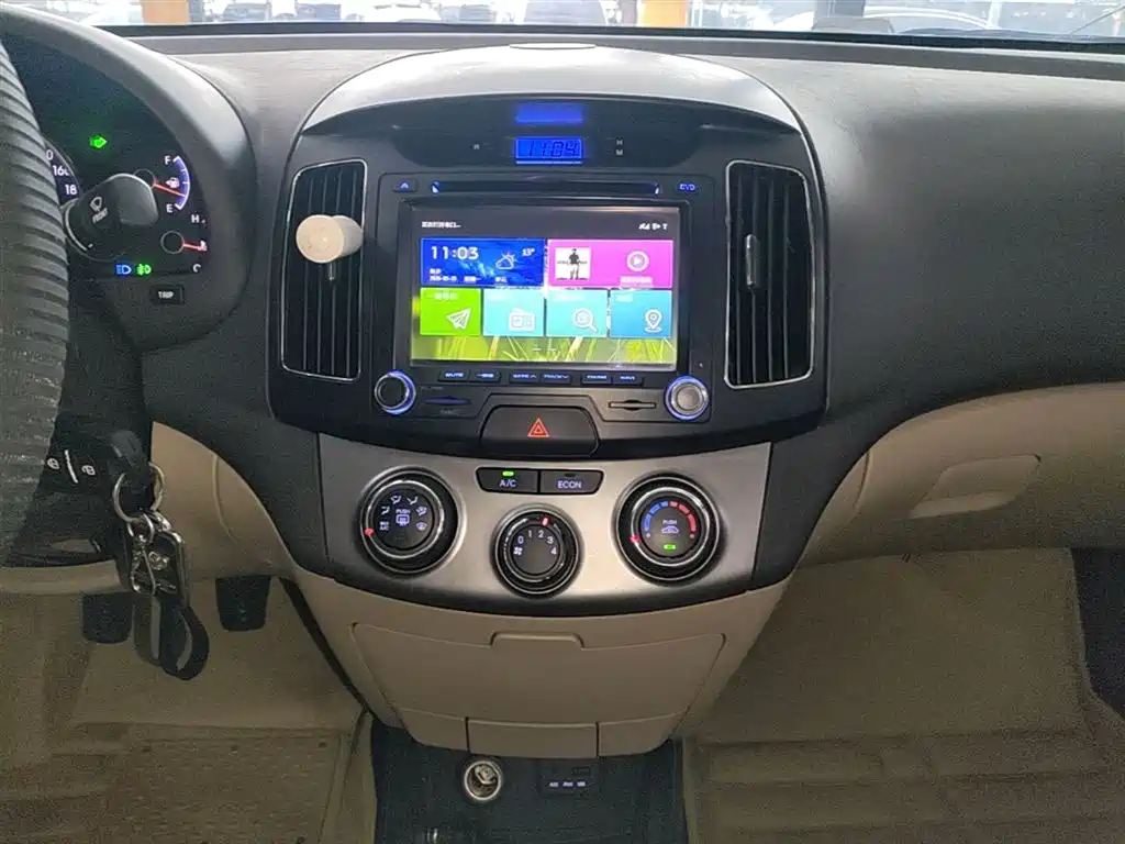 Hyundai Elantra 2011 1.6L Manual Luxury фото 13
