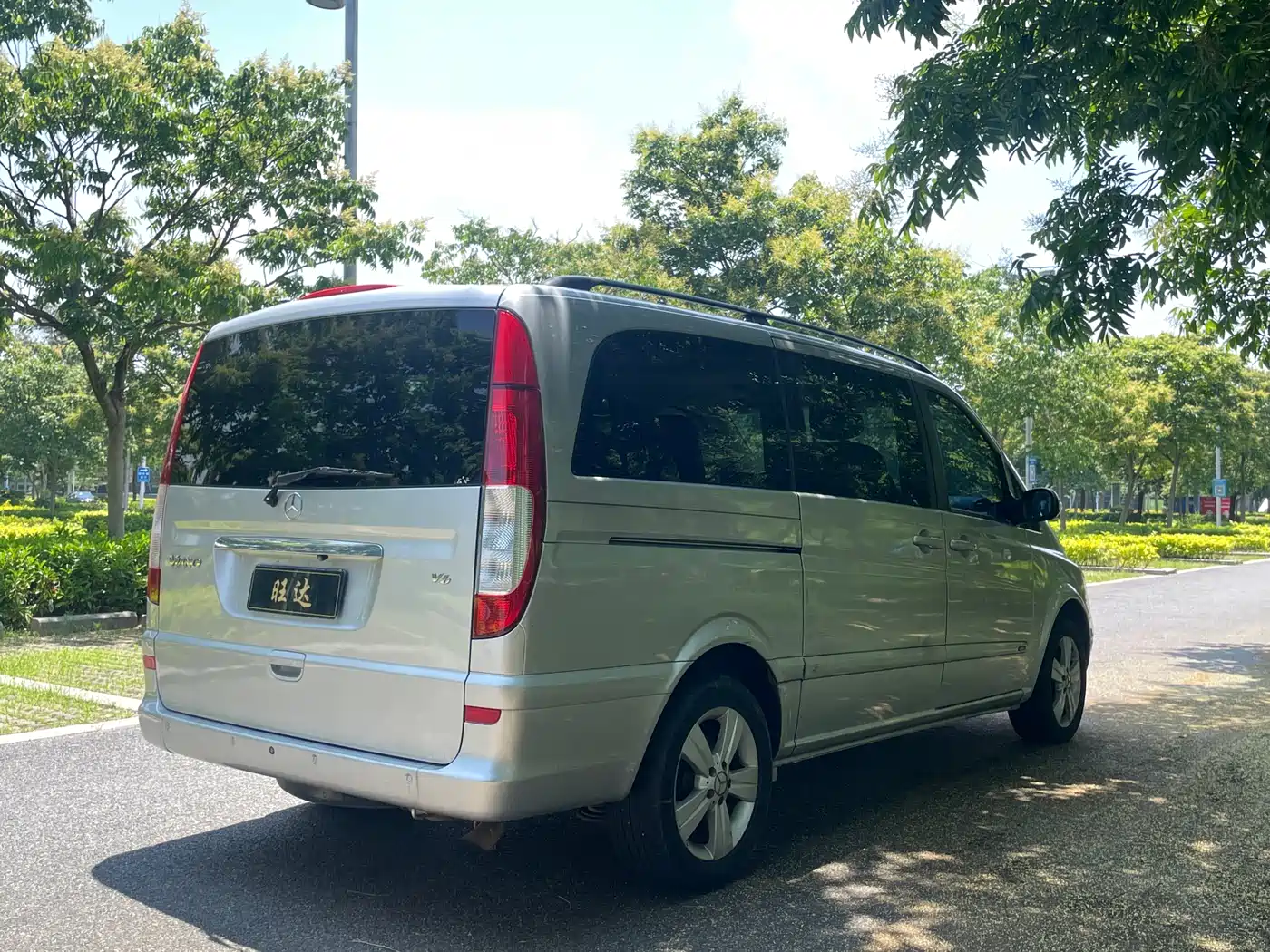 Mercedes-Benz Viano 2011 2.5L Luxury Edition фото 7