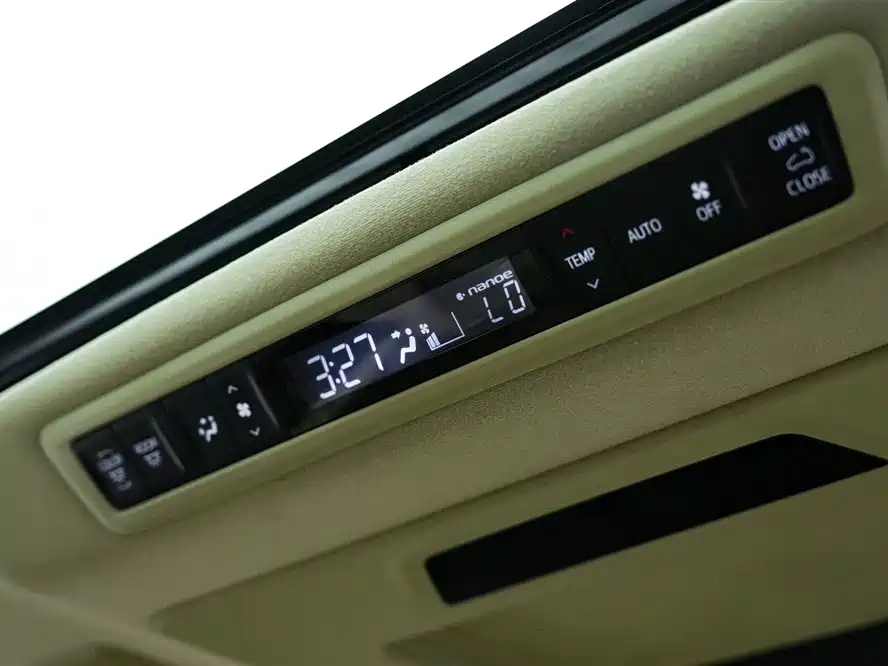 Toyota Alphard 2020 Hybrid 2.5L Premium Edition фото 23