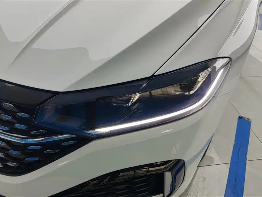 Volkswagen Lavida 2024 Model 300TSI DSG Starlight Leading Edition фото 5