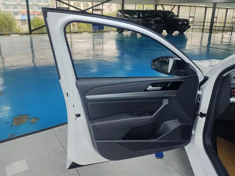 Volkswagen Lavida 2024 Model 300TSI DSG Starlight Leading Edition фото 7