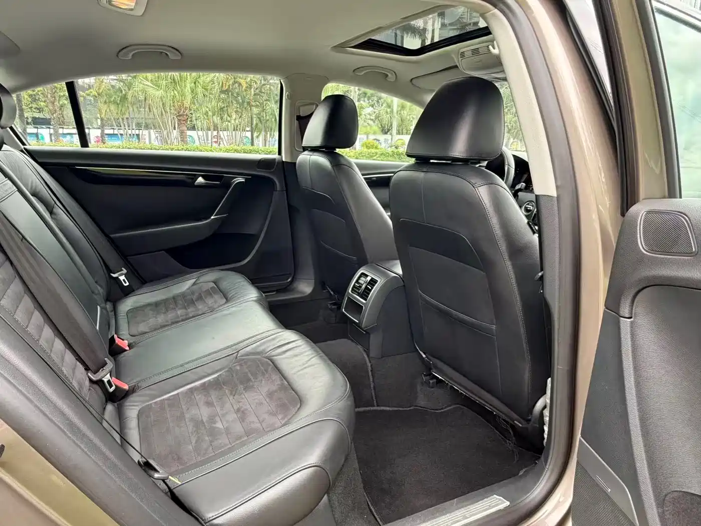 Volkswagen Magotan 2015 1.8TSI Luxury фото 14