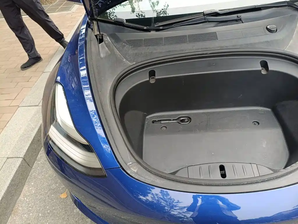 Фото 21 - Tesla Model 3