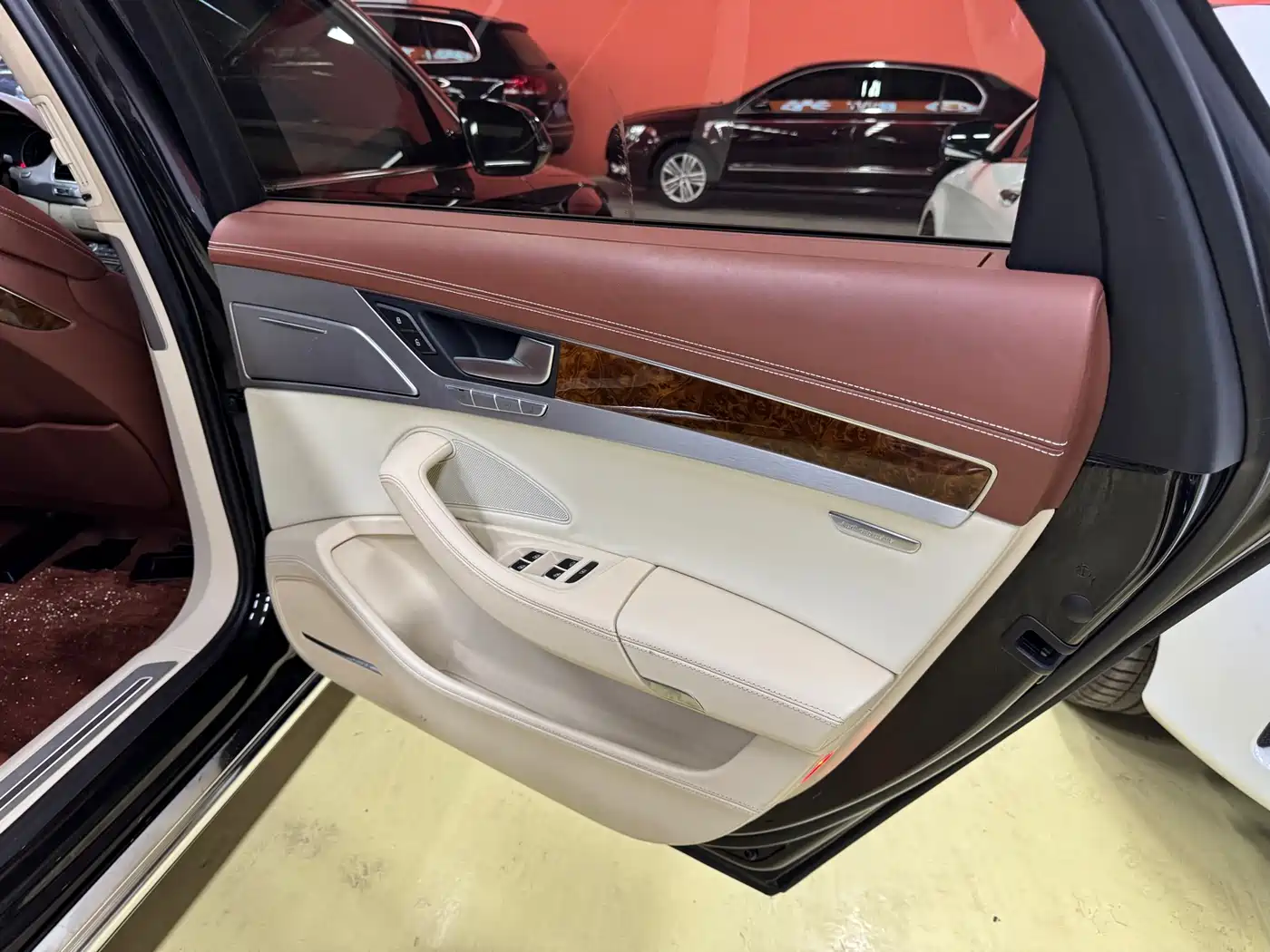 Audi A8 2013 A8L 45 TFSI quattro Exclusive фото 49