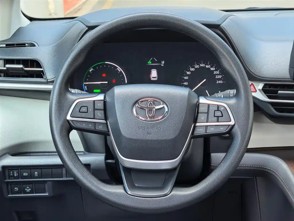 Toyota Sienna 2021 2.5L Hybrid Comfort Edition фото 14