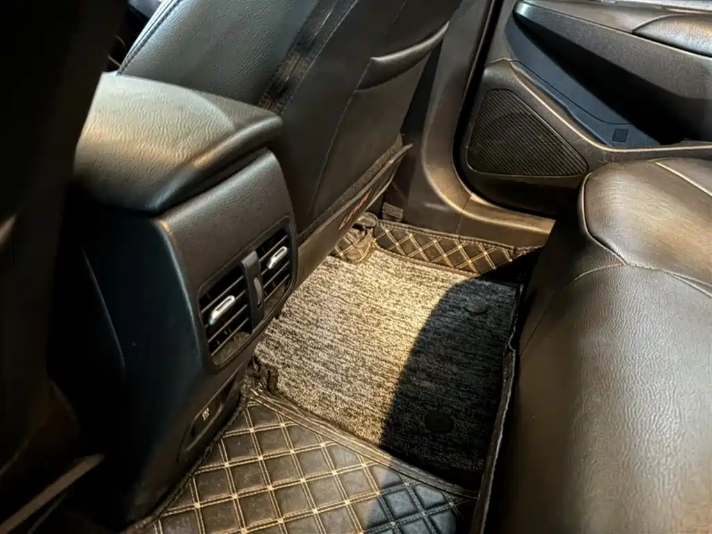 Toyota Levin 2021 185T CVT Luxury Edition фото 10