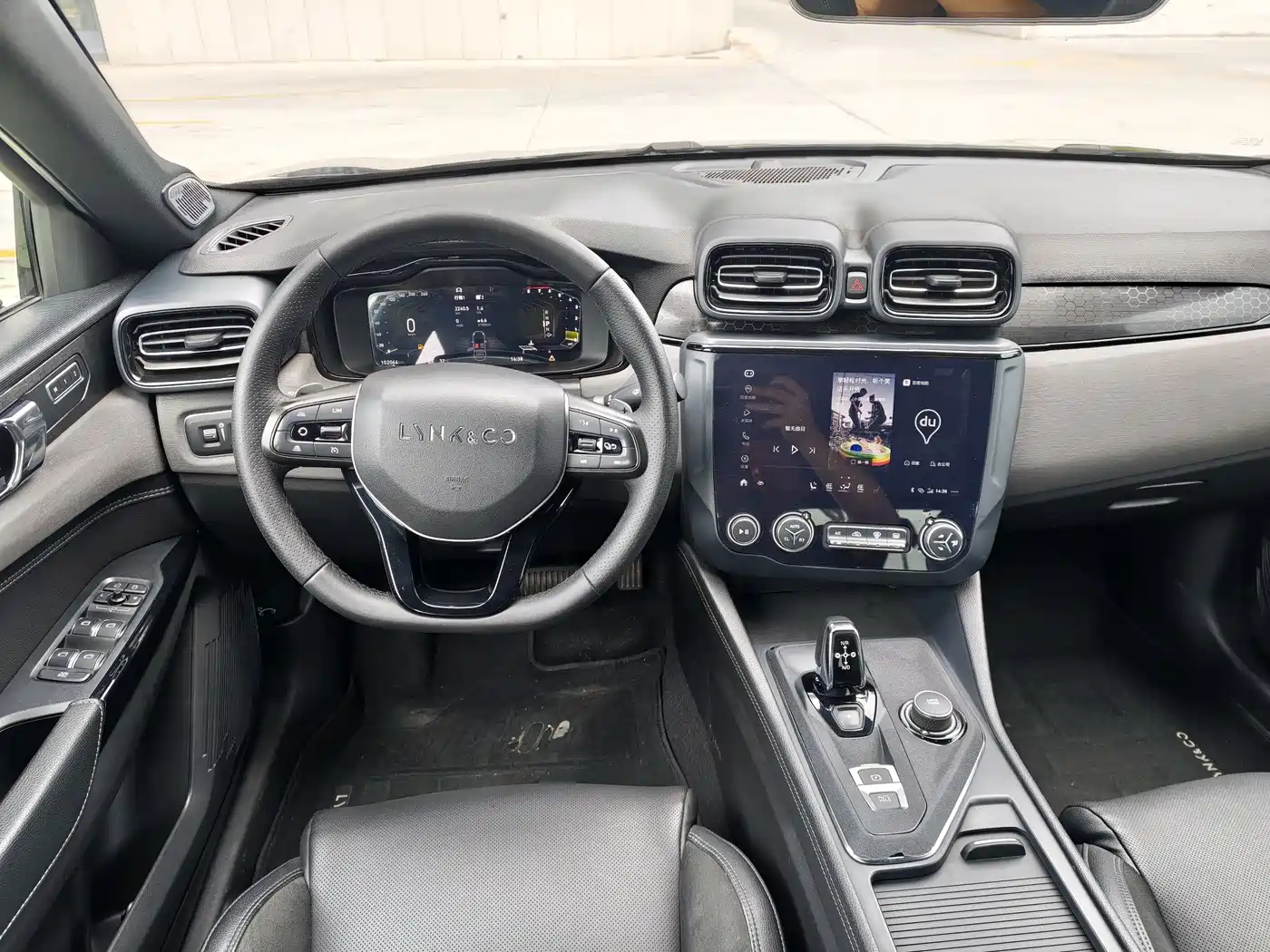 Lynk & Co 03 2021 2.0TD Auto Jin Champion Edition фото 8