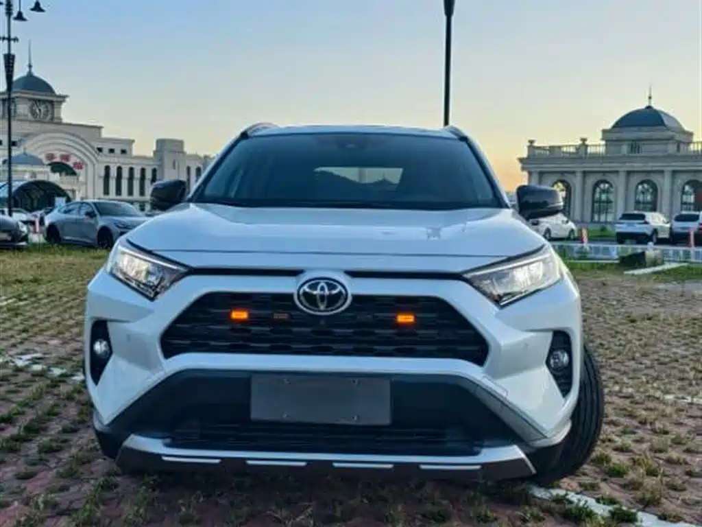 Toyota RAV4 Rongfang 2022 2.0L CVT 4WD Trend Plus Edition фото 2