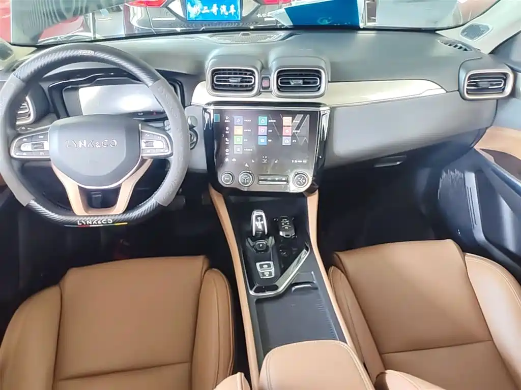Lynk & Co 03 2018 1.5TD DCT Pro Version China V фото 13