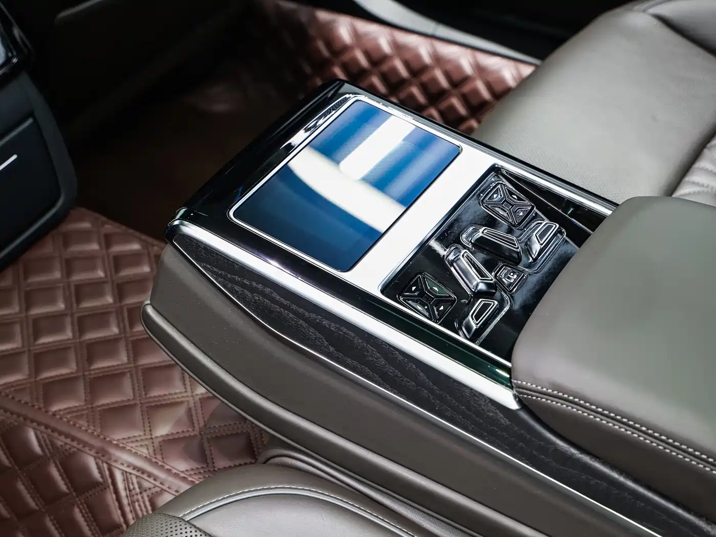 Audi A8 2024 Model A8L 50 TFSI quattro Premium Selection фото 18
