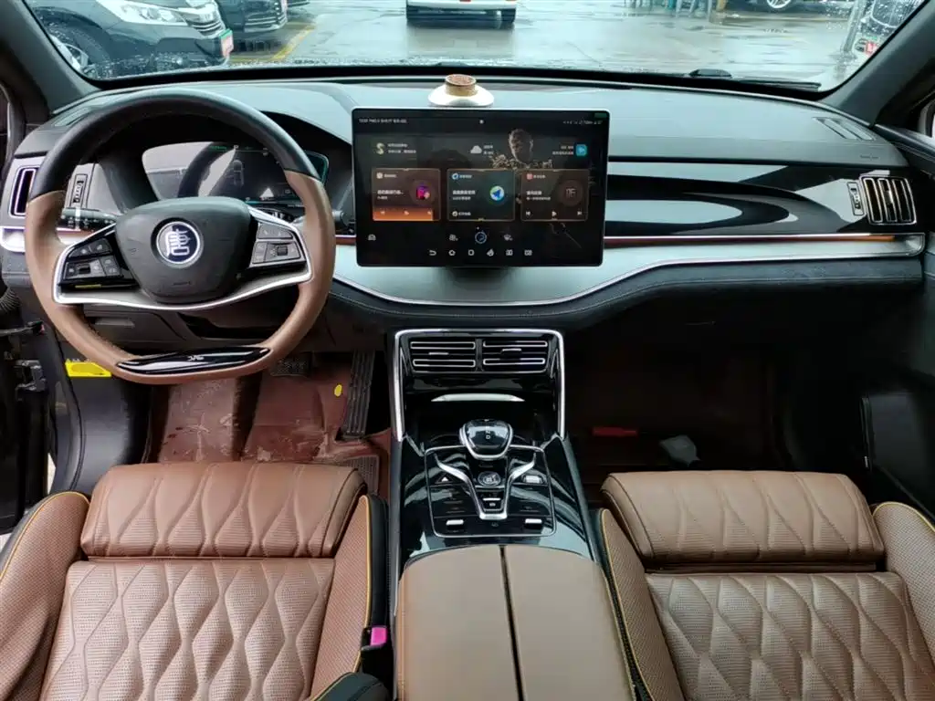 BYD Tang New Energy 2021 DM-i 112KM Honor фото 10