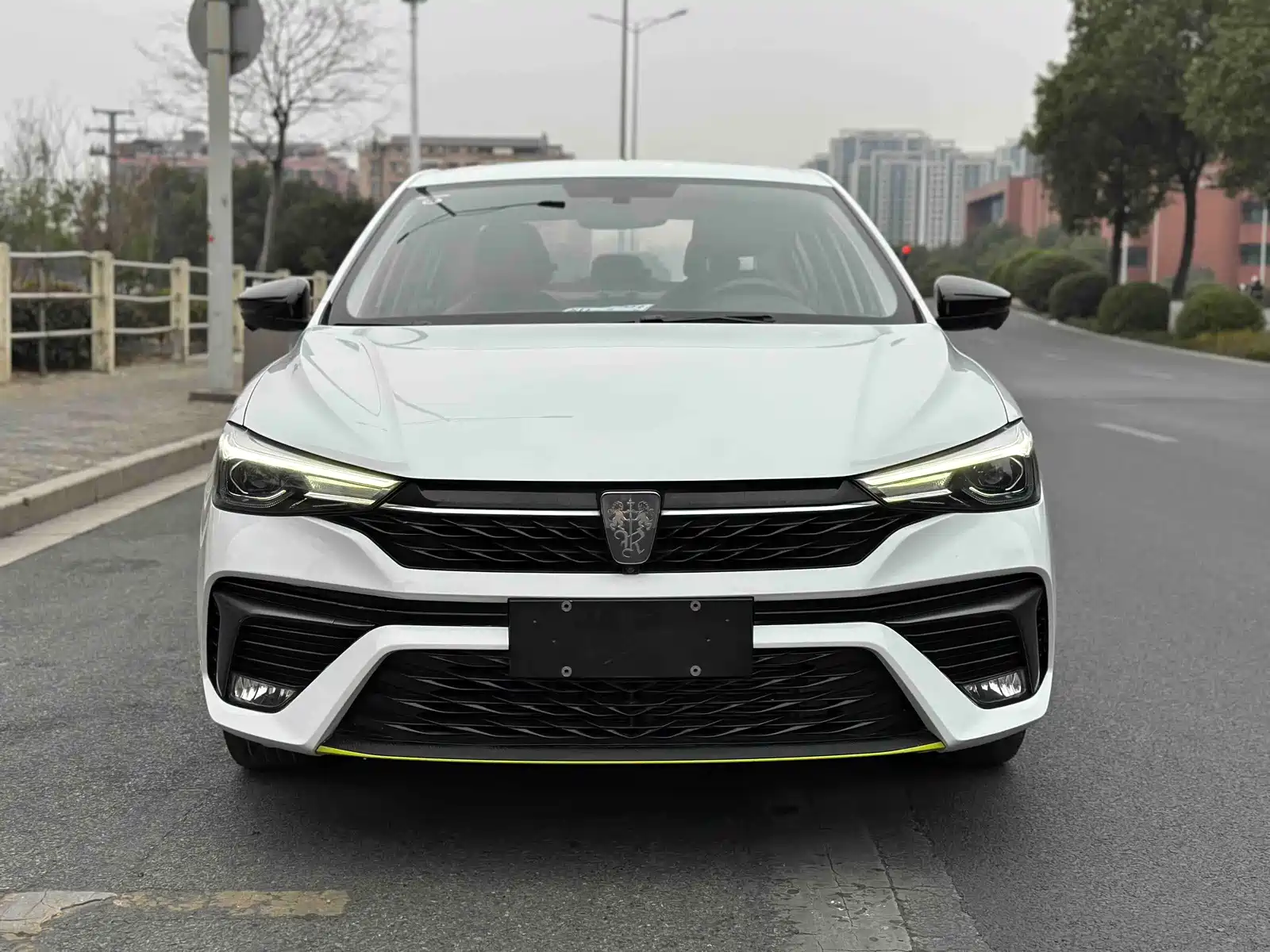 Фото 3 - Roewe i5