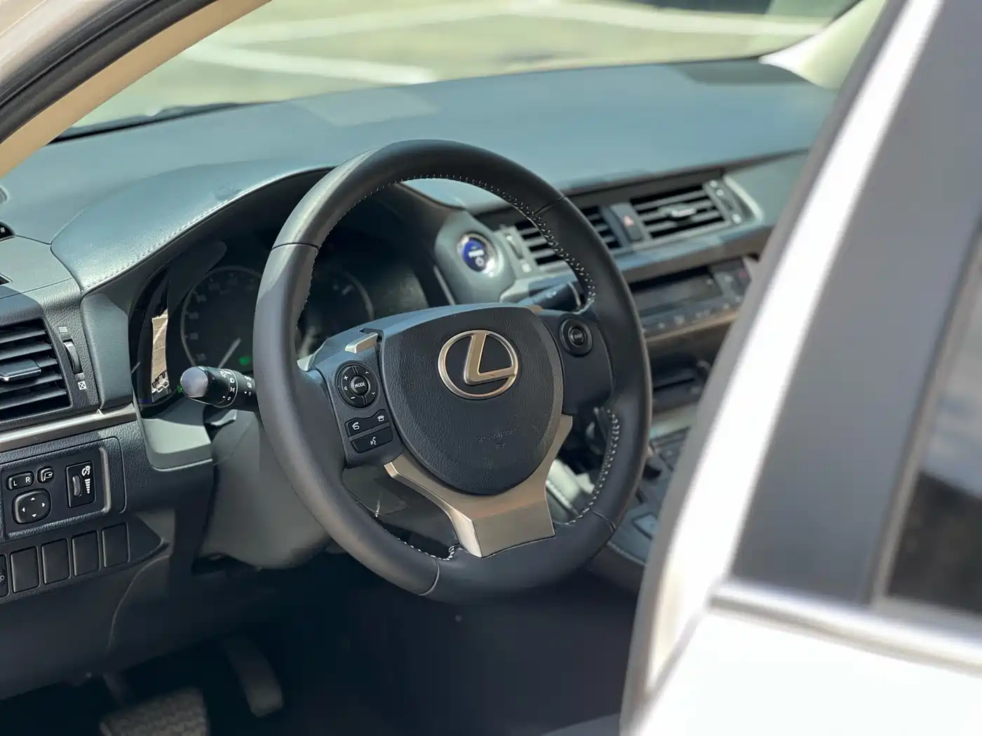 Lexus CT 2017 CT200h Elite Edition Monochrome China V фото 16