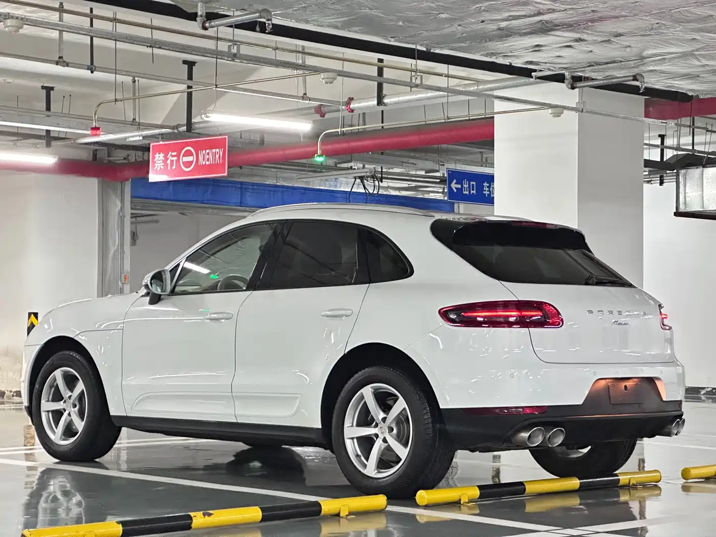 Porsche Macan 2016 Macan 2.0T фото 2