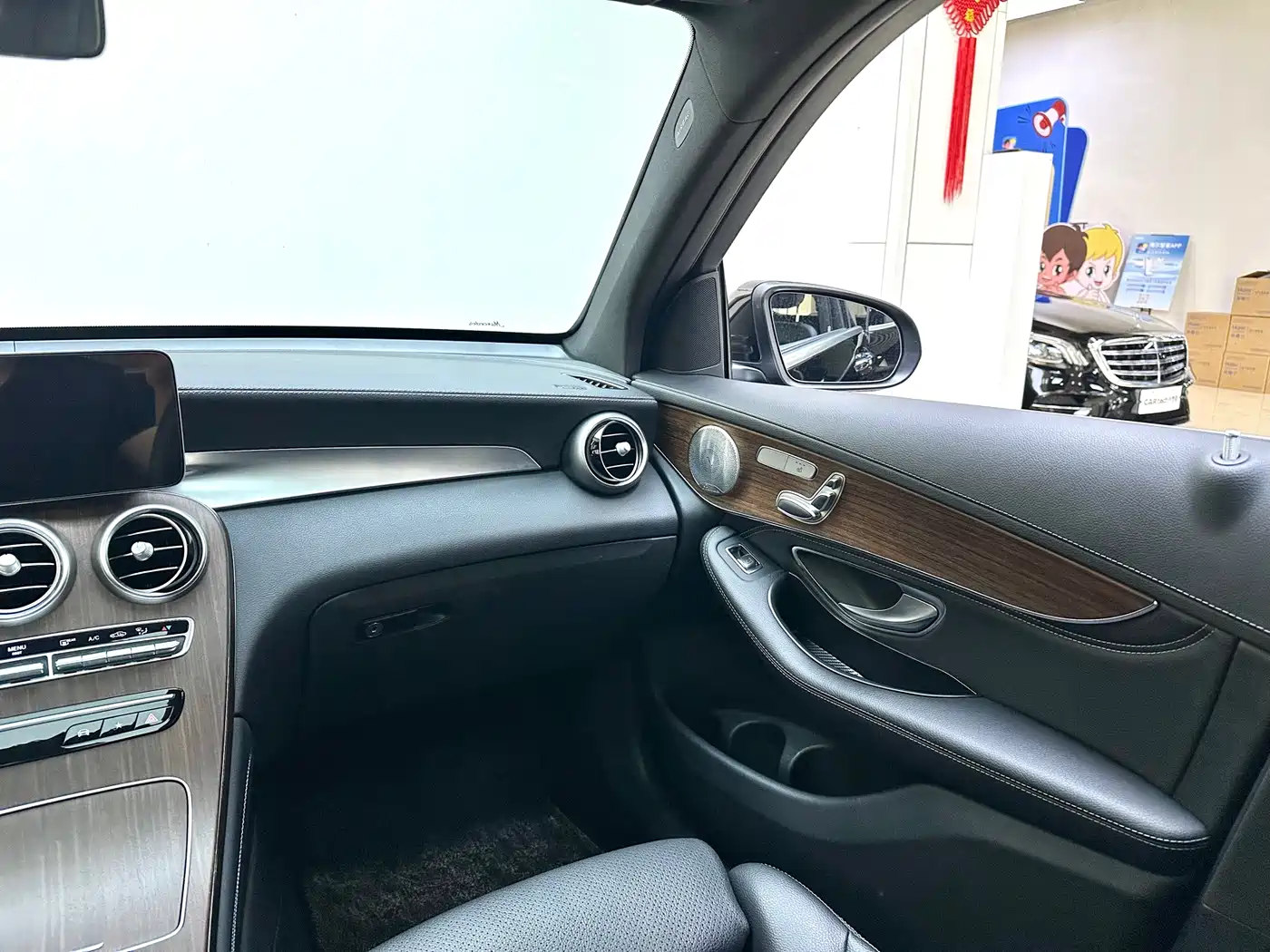 Mercedes-Benz GLC 2020 Facelift GLC 300 L 4MATIC Luxury фото 20