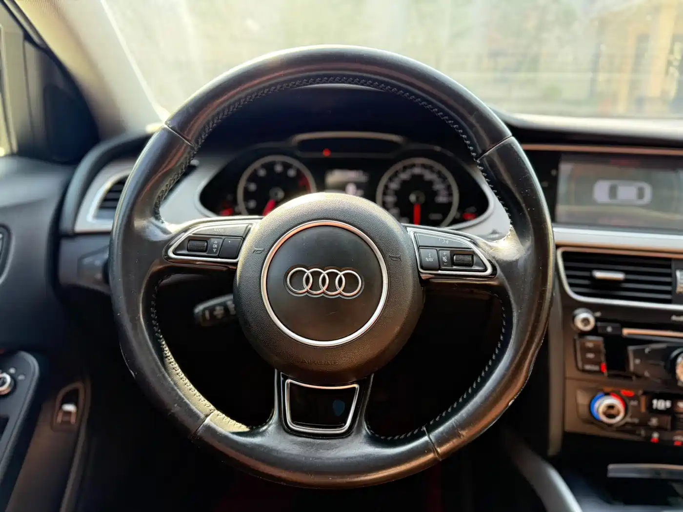 Audi A4L 2015 35 TFSI Auto Standard фото 11