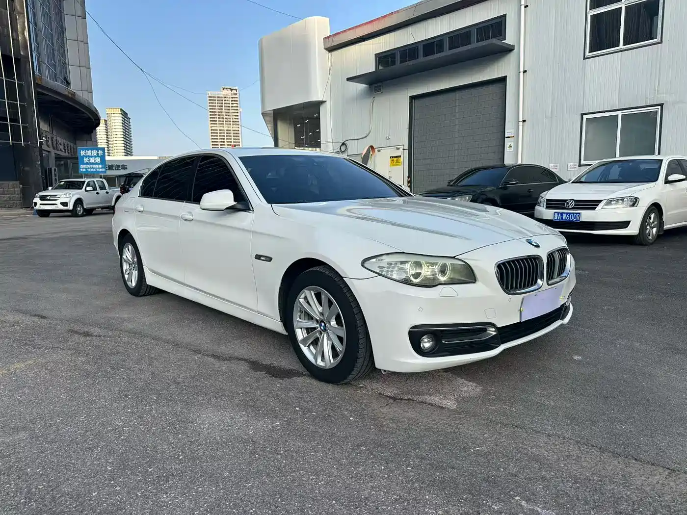 BMW 5 Series 2013 525Li Luxury фото 3