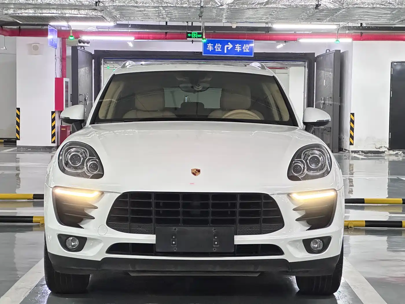 Porsche Macan 2016 Macan 2.0T фото 3