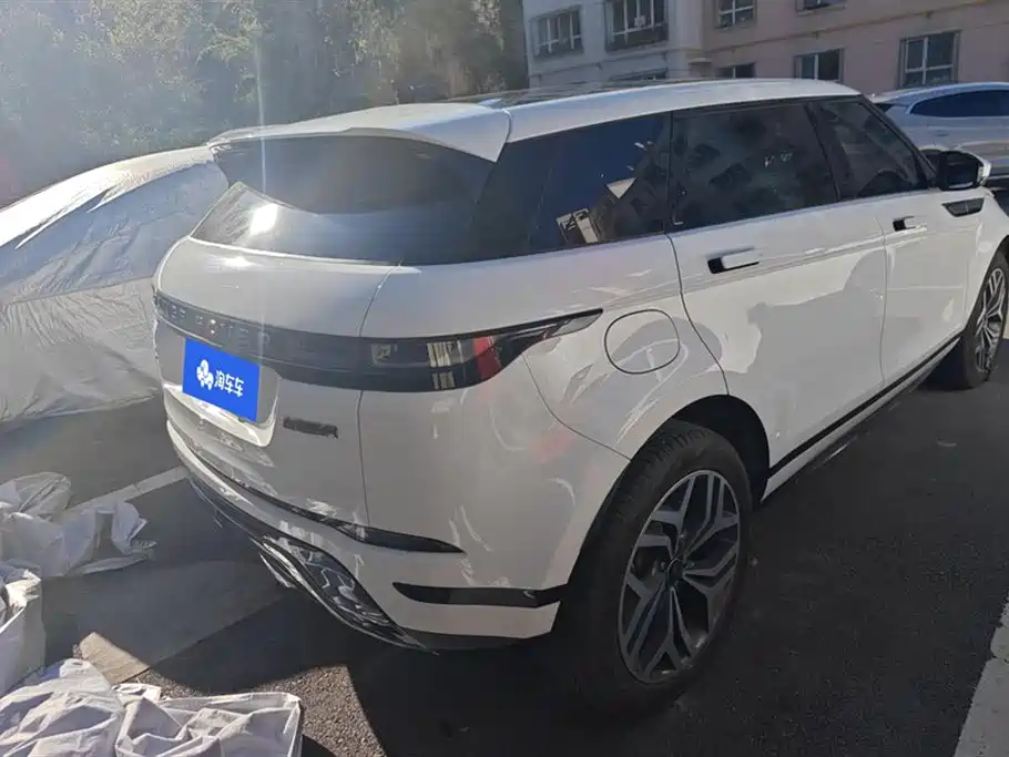 Land Rover Range Rover Evoque 2023 Range Rover Evoque L 249PS Luxury Edition фото 3