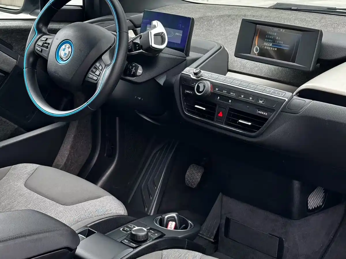 Photo 9 - BMW i3 (Import)