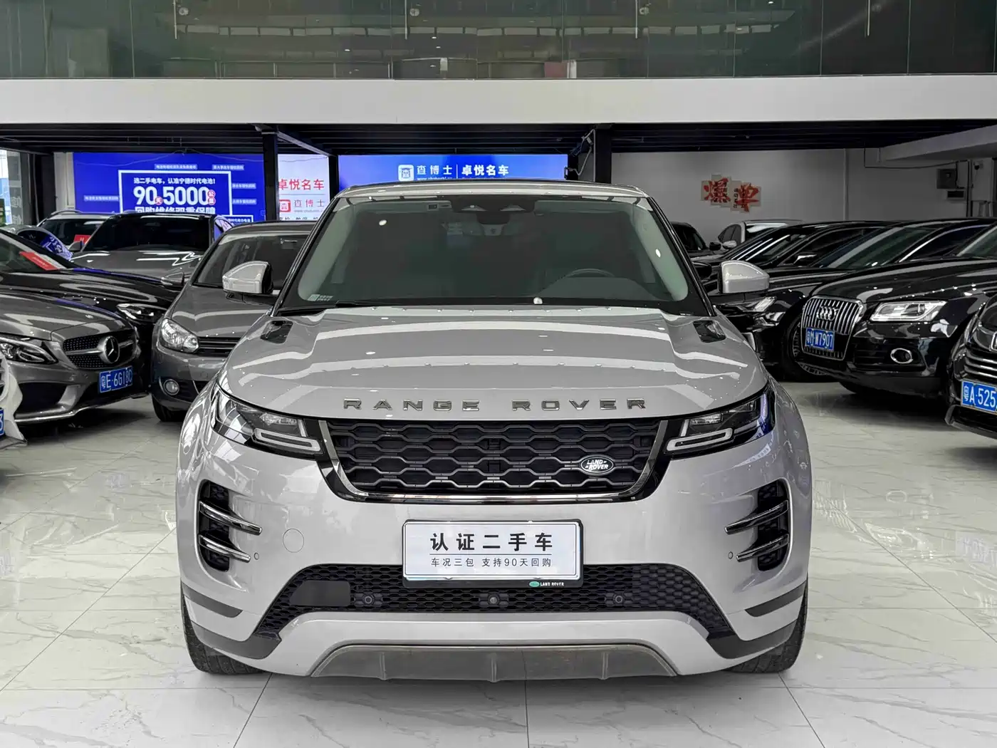 Land Rover Range Rover Evoque 2021 Range Rover Evoque L 249PS R-Dynamic SE Luxury Edition фото 2