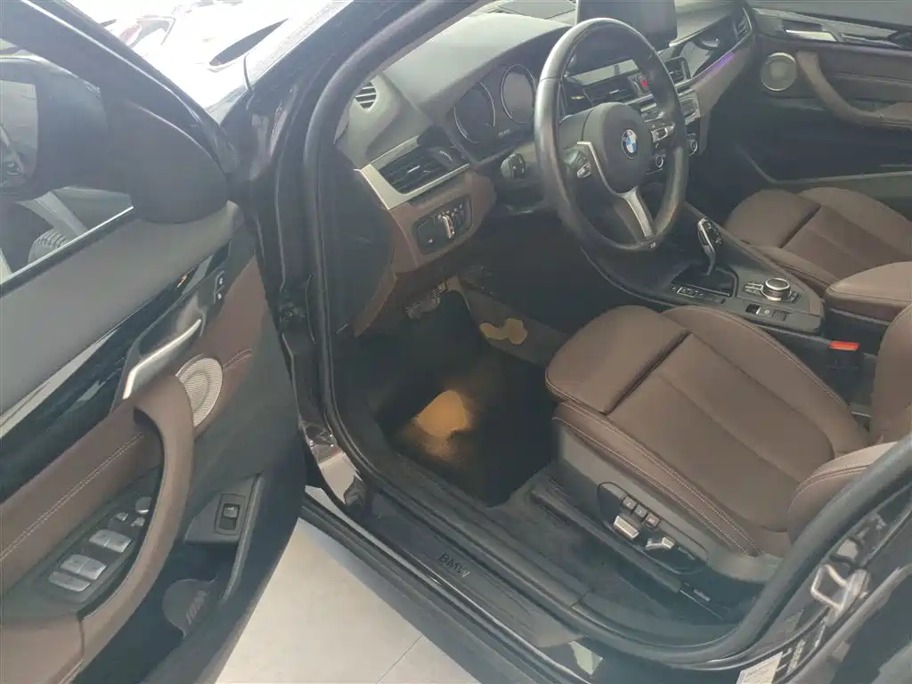 BMW X1 2022 sDrive25Li Leading фото 16