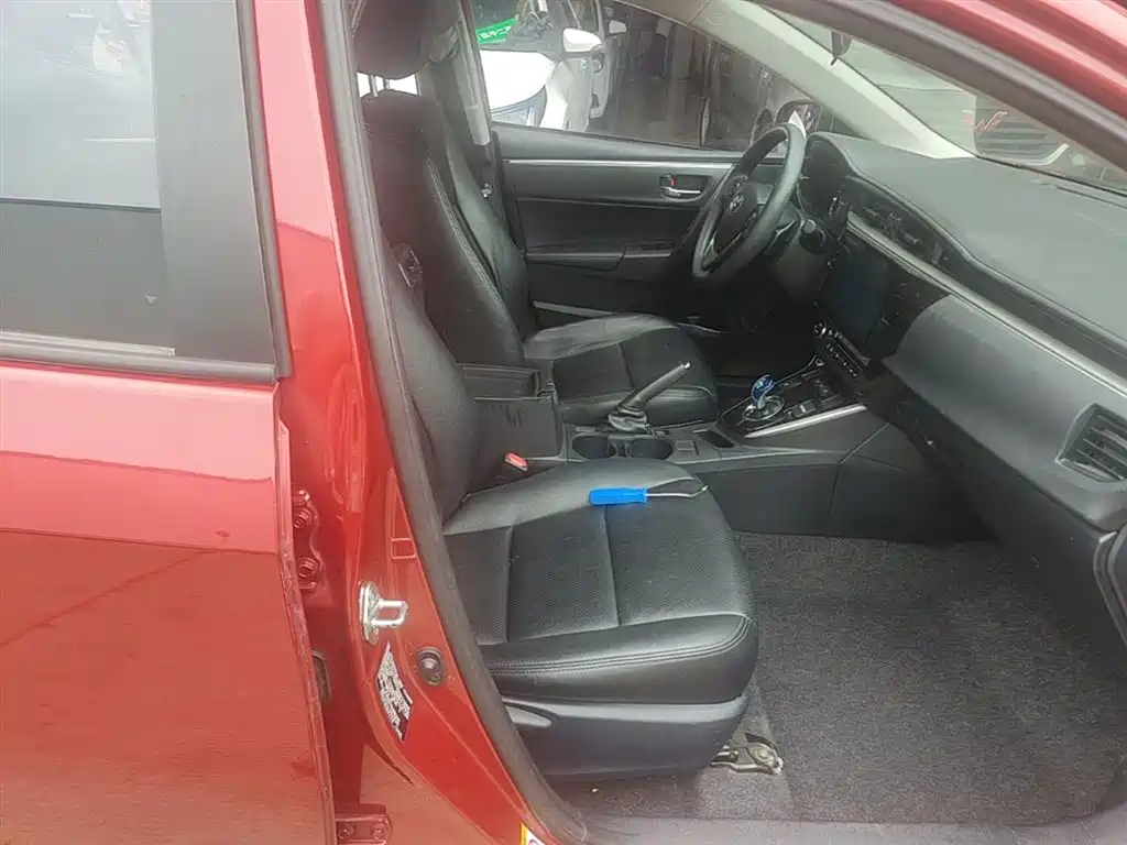 Toyota Levin 2016 Hybrid 1.8H GS E-CVT Elite Sunroof фото 25