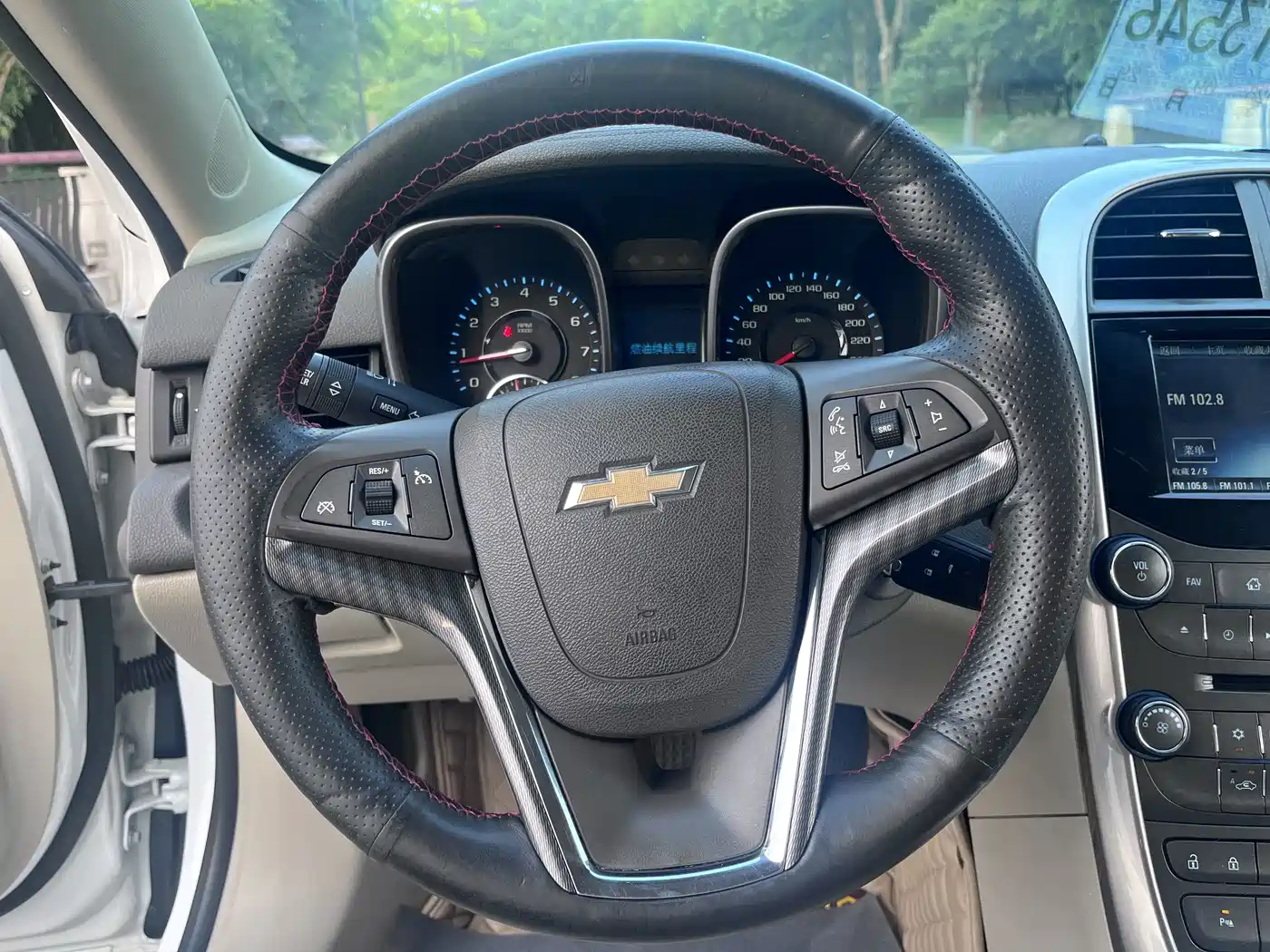 Chevrolet Malibu 2013 2.0L Automatic Luxury Edition фото 12