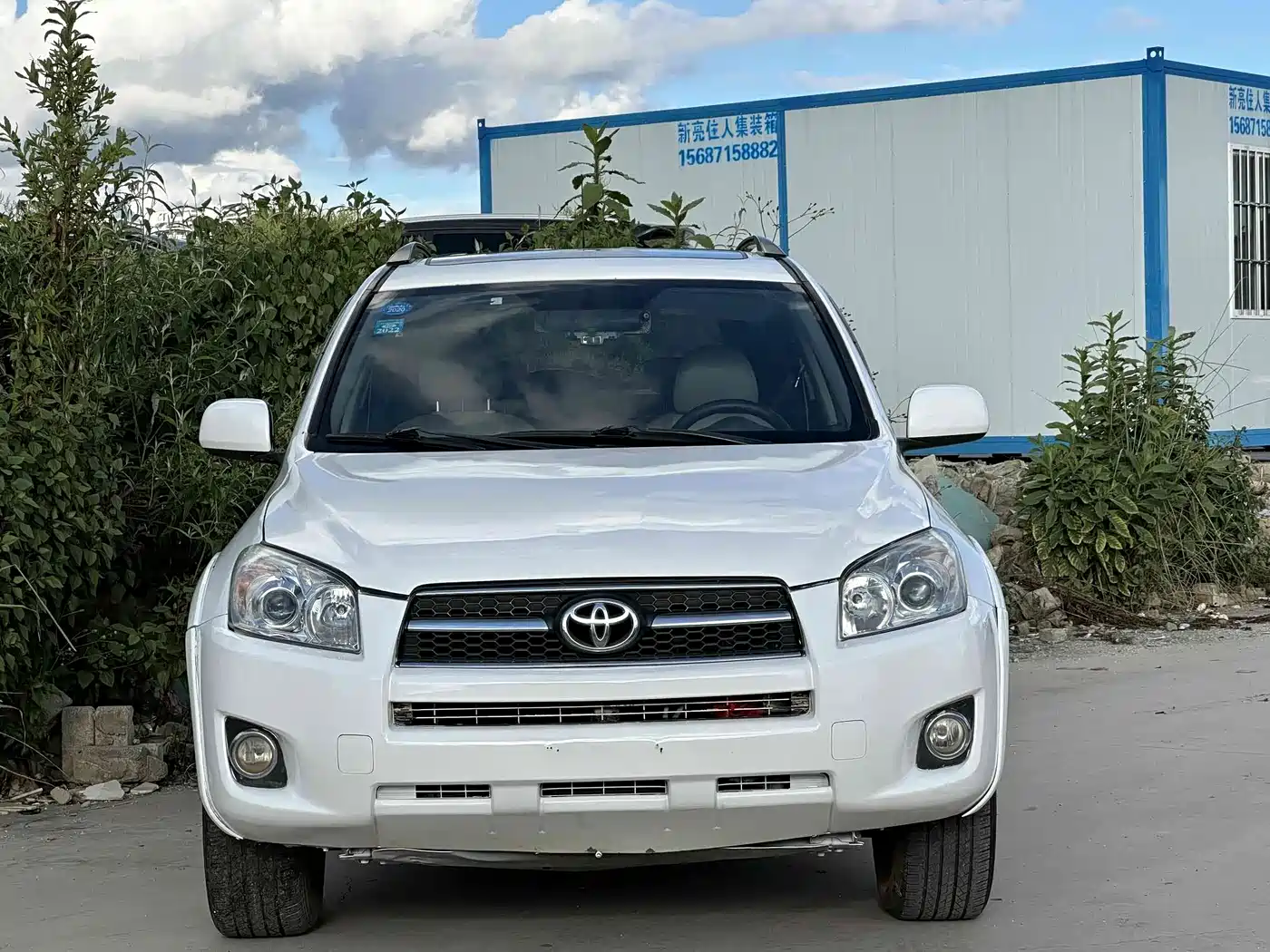 Toyota RAV4 Rongfang 2010 2.0L Automatic Luxury Upgrade Edition фото 2