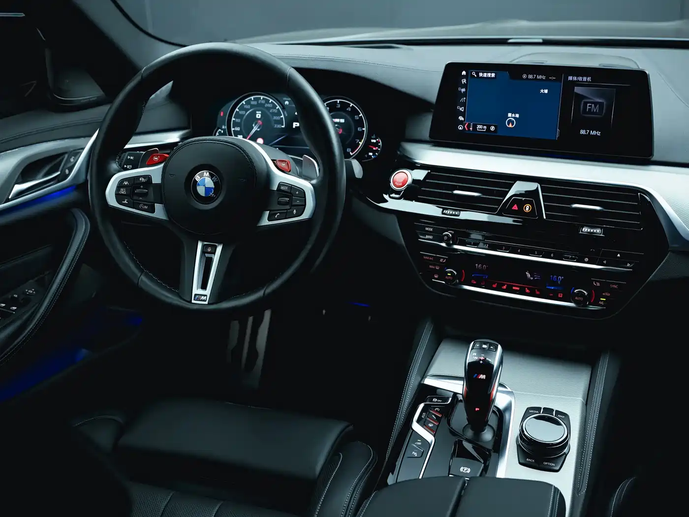 BMW M5 2018 M5 фото 9