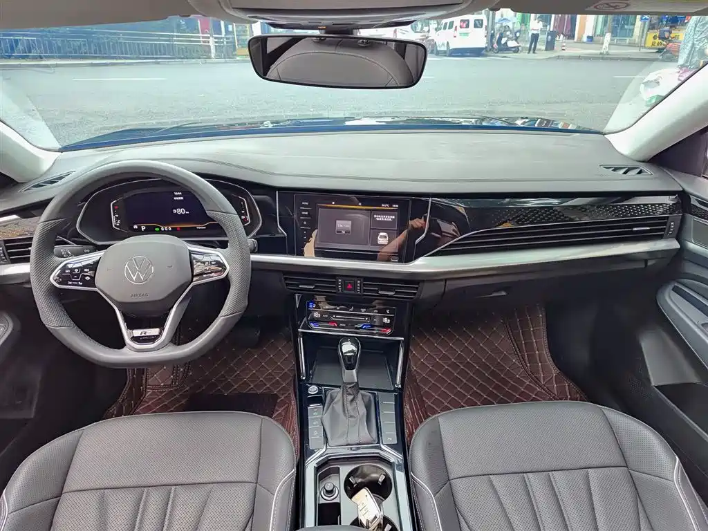 Volkswagen Passat 2024 330TSI Elite Edition фото 10