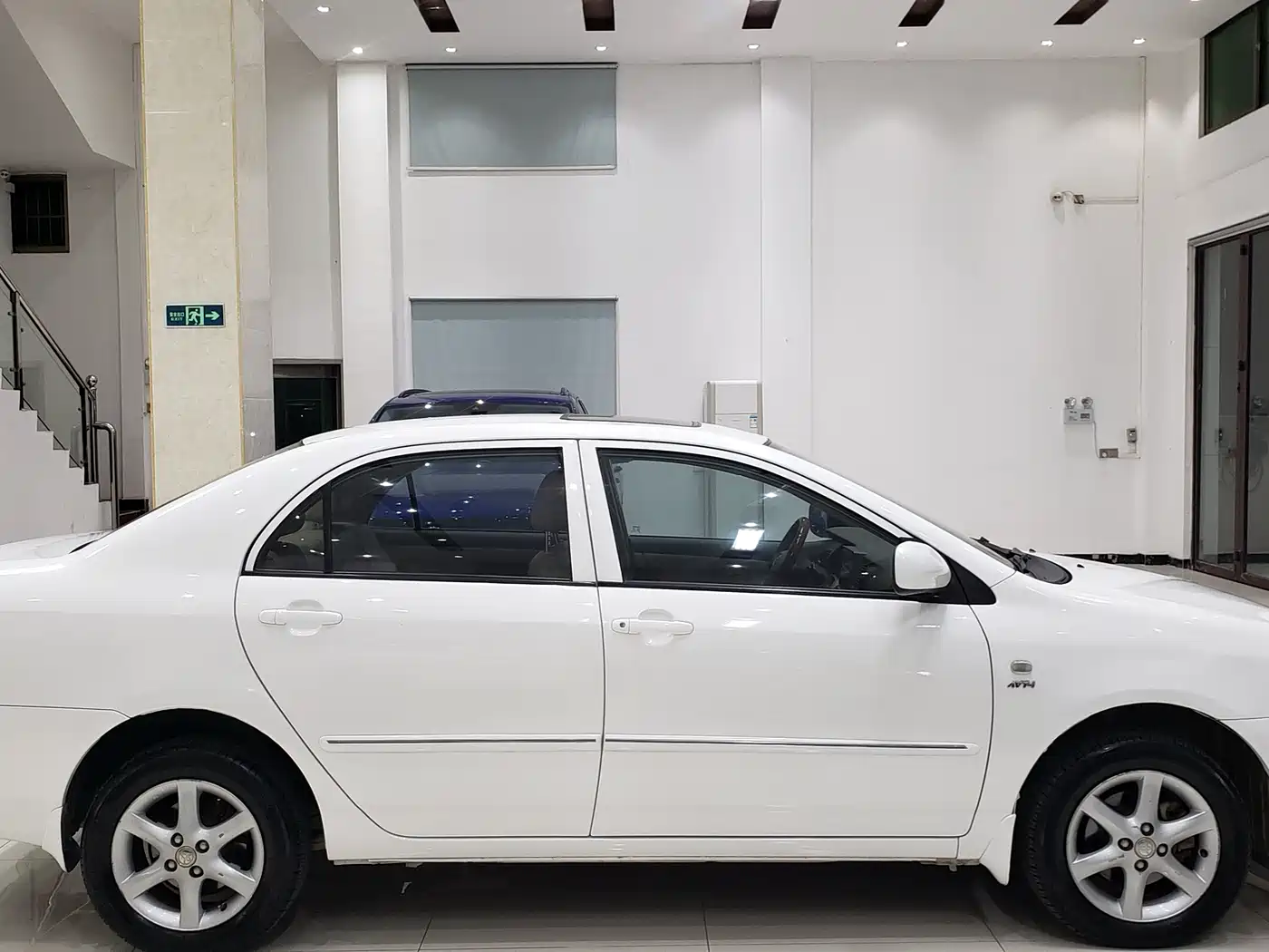 Toyota Corolla 2011 1.6L Automatic Luxury Edition фото 12