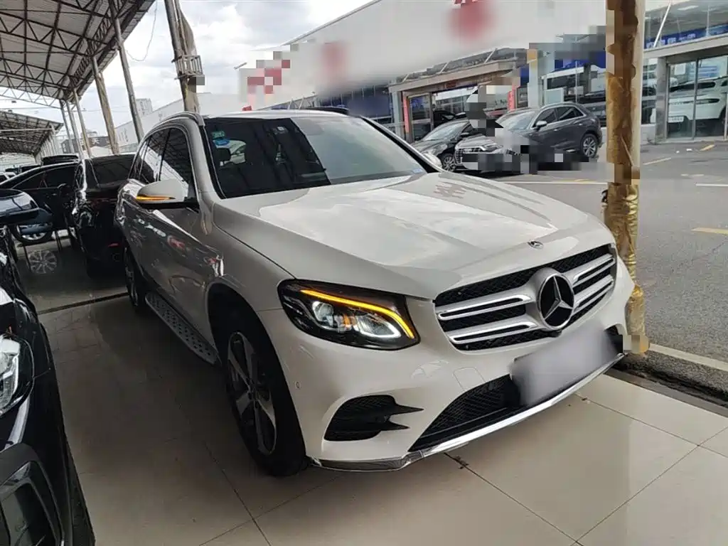 Mercedes-Benz GLC 2017 GLC 260 4MATIC Luxury фото 4