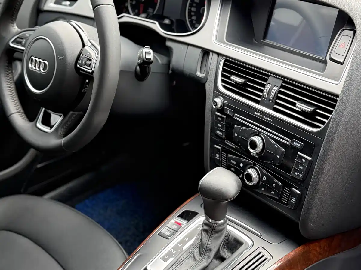 Audi A4L 2013 35 TFSI Automatic Comfort фото 9