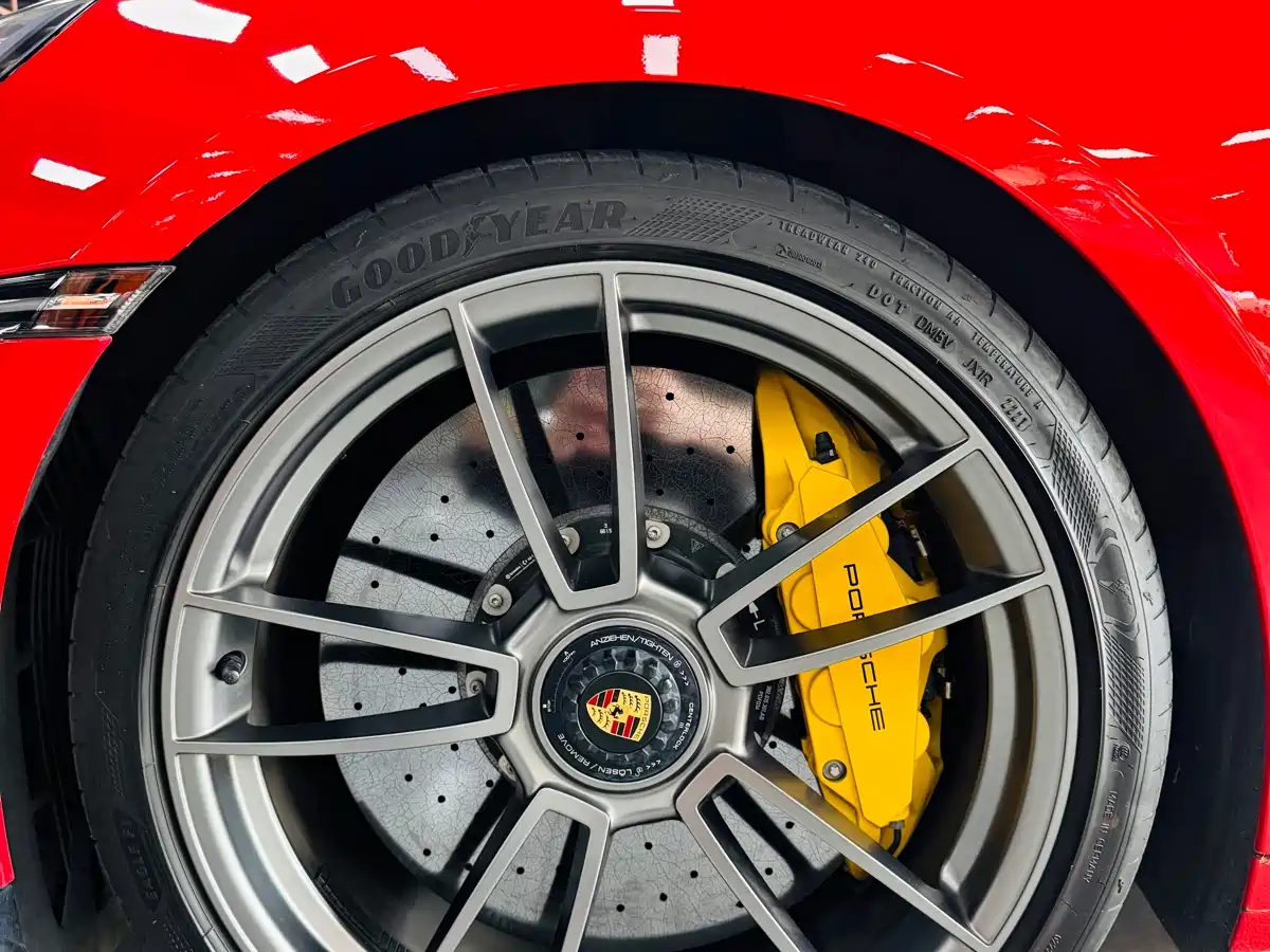 Porsche 911 2023 Turbo S 3.7T фото 23