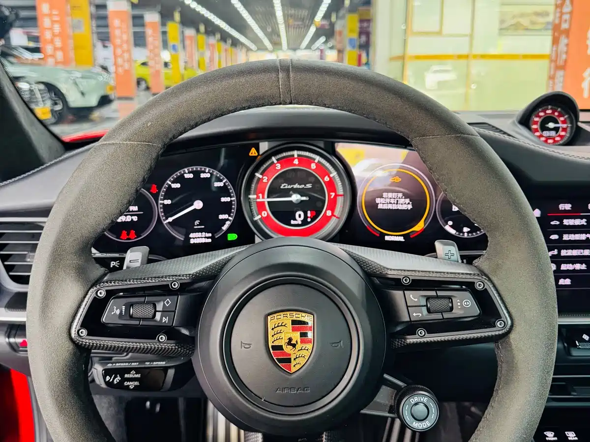 Porsche 911 2023 Turbo S 3.7T фото 14