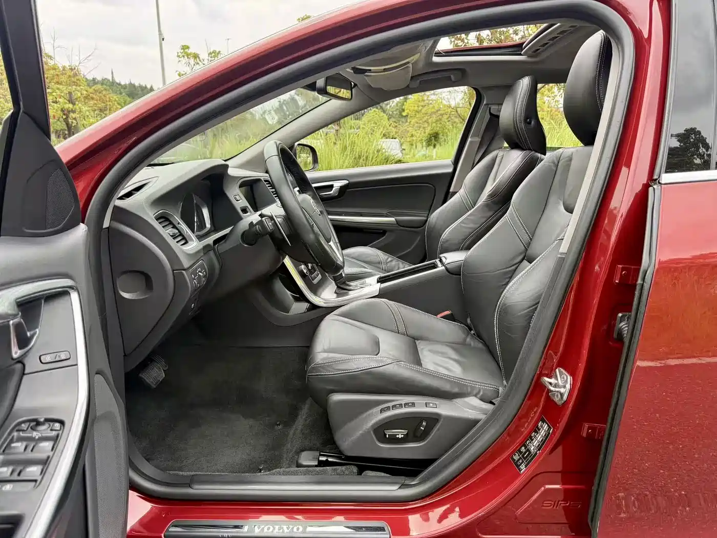 Volvo V60 2013 2014 T5 Wisdom & Elegance